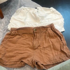 Set of two linen shorts